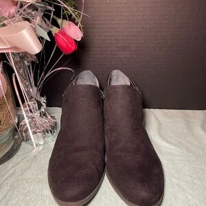 Unisa Black Suede Ankle Booties